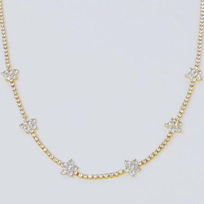 Stella Shiny Flower Necklace